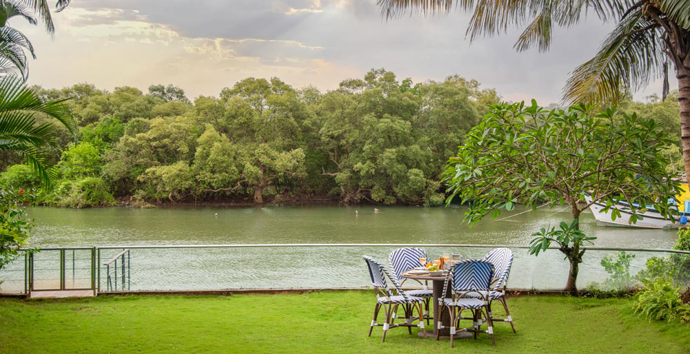 Villa Supan - Riverside garden